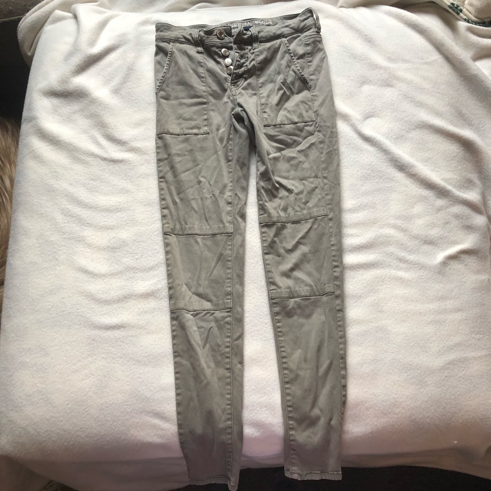 American Eagle High Wasted skinny jeans.